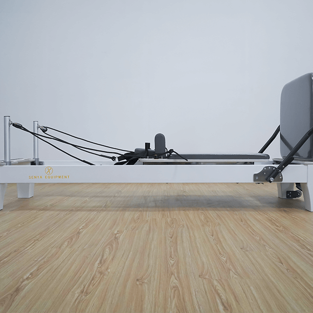 Reha-Ausrüstung, weißes Holz, Yoga-Reformer, Pilates zum Verkauf, Fitnessstudio, Pilates-Reformer